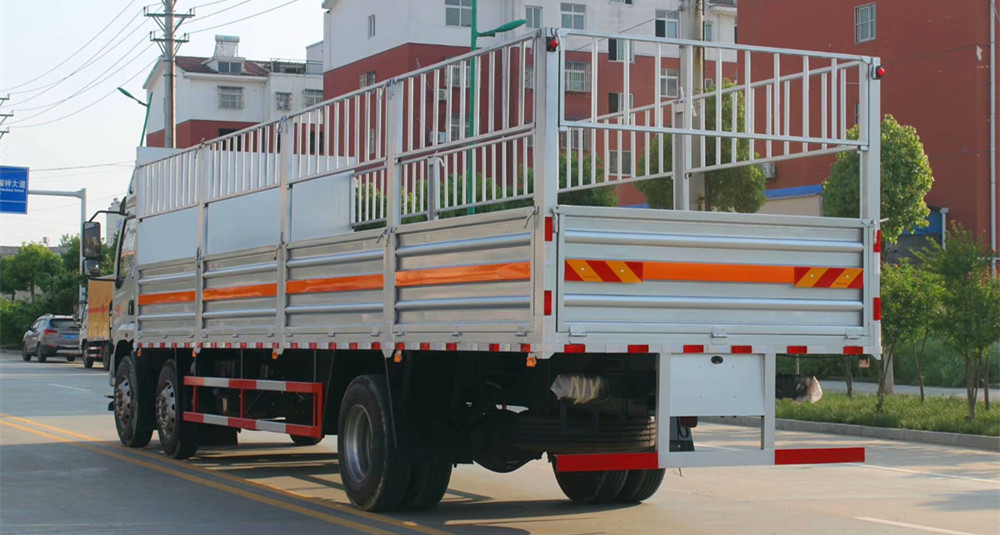 柳汽9.6米氣瓶運輸車