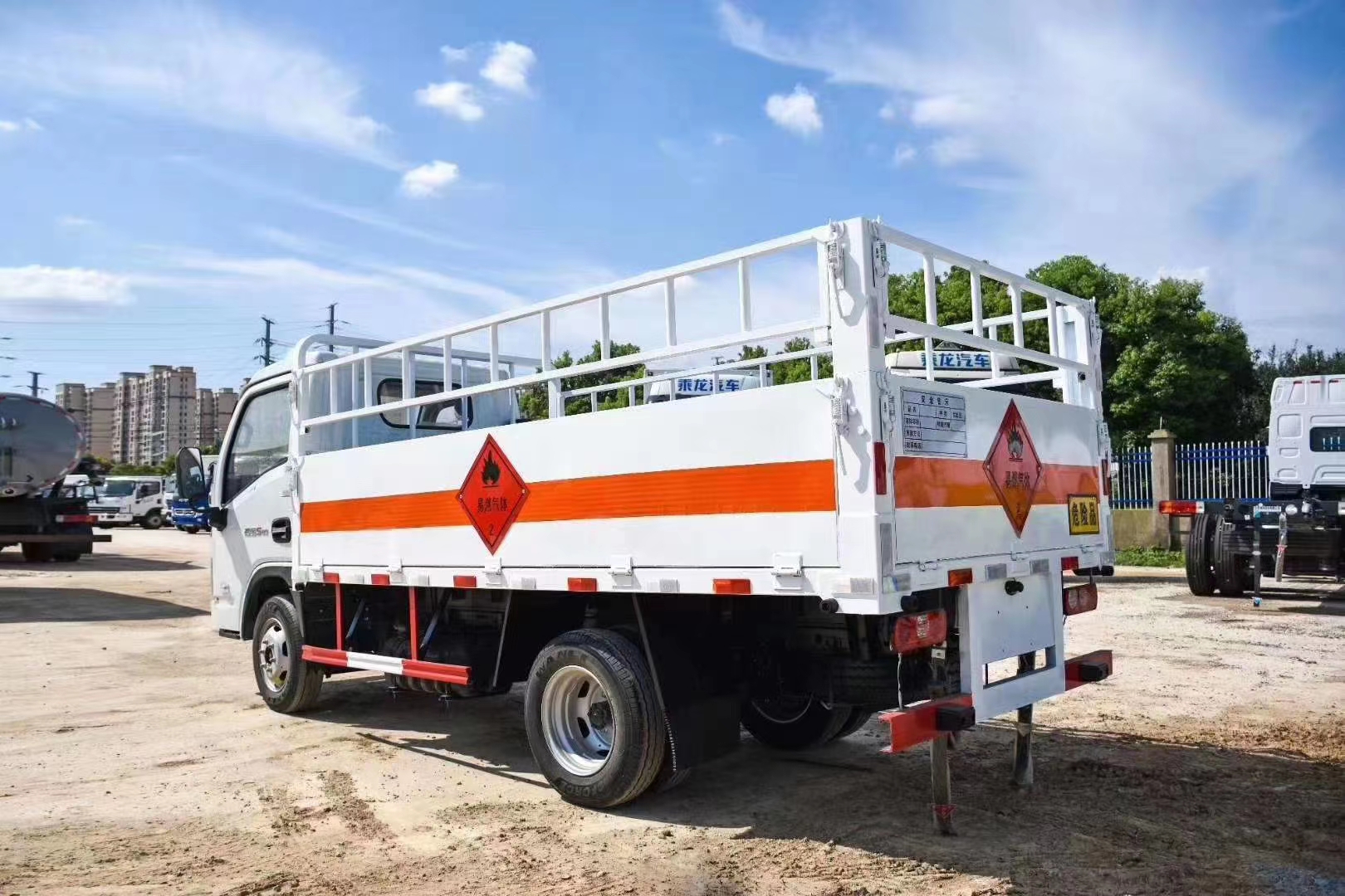 上汽躍進柴油版氣瓶運輸車