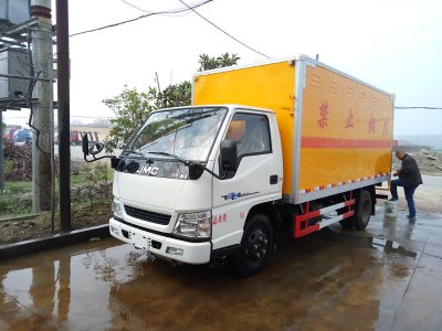 江鈴4.1米藍牌毒性感染性廂式車