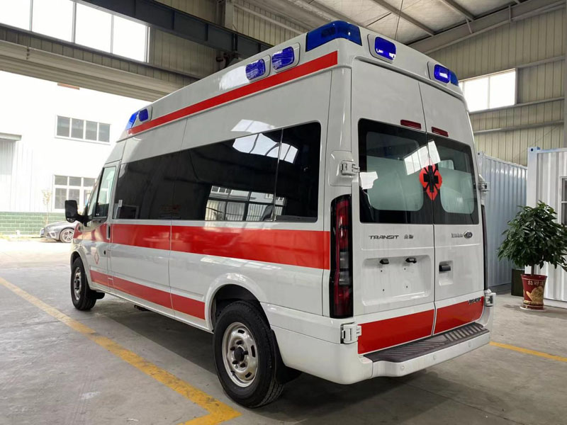 福特V348長軸高頂救護(hù)車