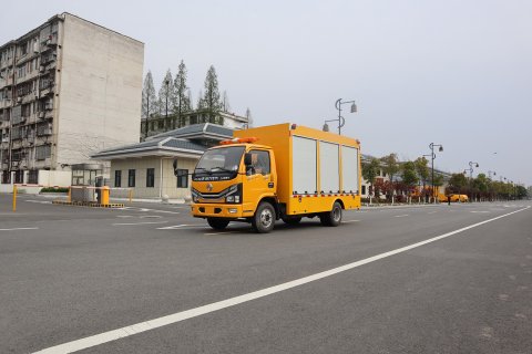 東風多利卡救險車