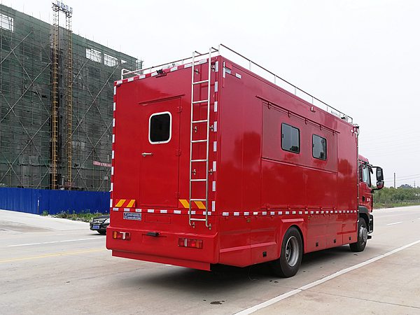 重汽汕德卡飲食保障車