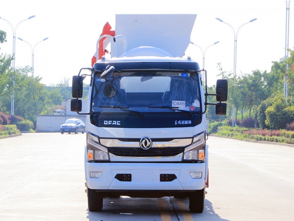 東風(fēng)大多利卡6方餐廚垃圾車