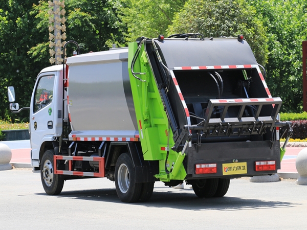 東風小多利卡6方壓縮垃圾車