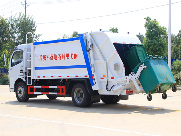 東風大多利卡8方壓縮垃圾車