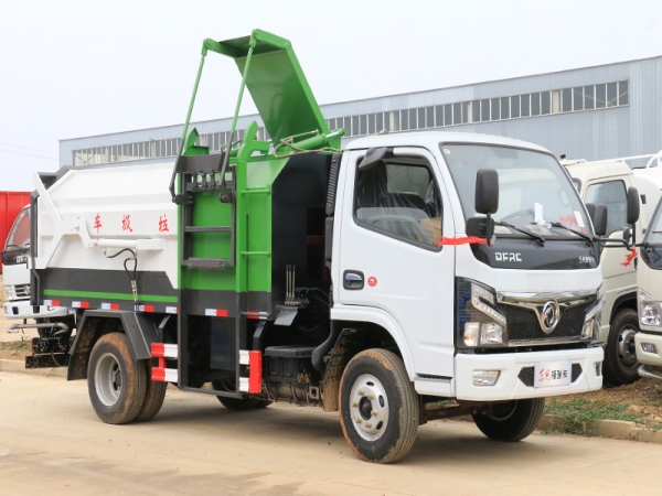 東風小多利卡5方掛桶垃圾車