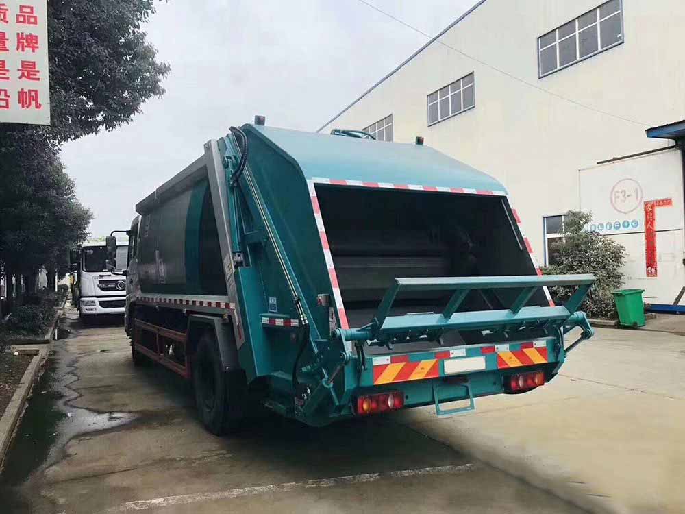 東風天錦5方和10方分撿垃圾車