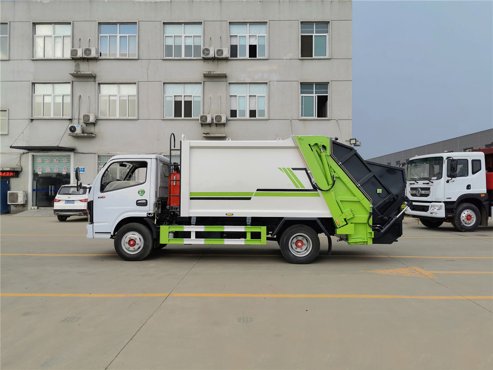 東風D6/6方壓縮垃圾車