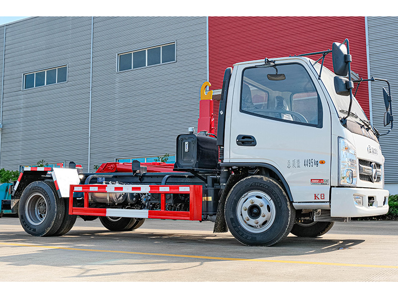 凱馬藍(lán)牌勾臂垃圾車