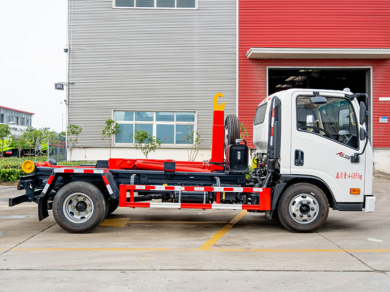 大運(yùn)藍(lán)牌5方勾臂垃圾車