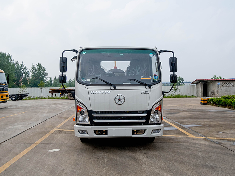 大運(yùn)藍(lán)牌5方勾臂垃圾車