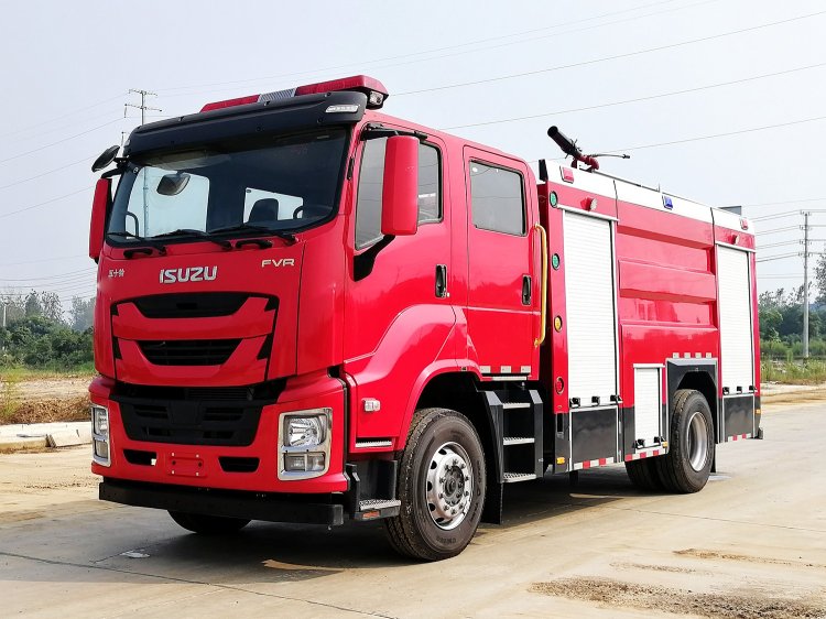 慶鈴重卡6立方泡沫消防車