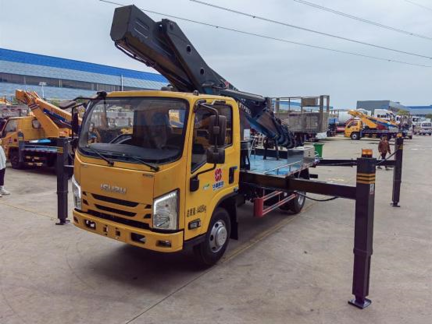 五十鈴藍牌31米直臂高空作業車