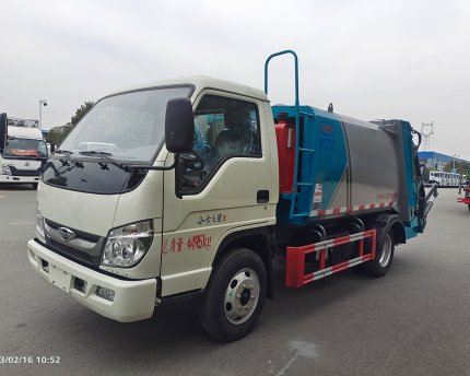 福田5方壓縮垃圾車