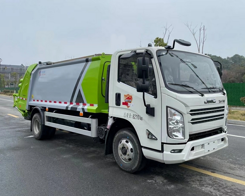 江鈴8方壓縮垃圾車