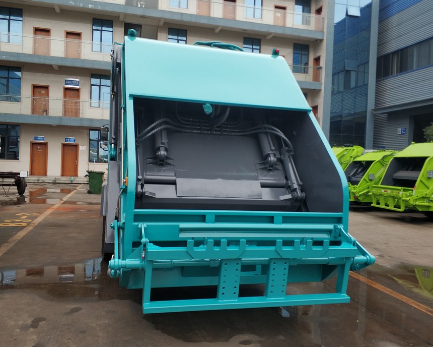 東風17方壓縮垃圾車