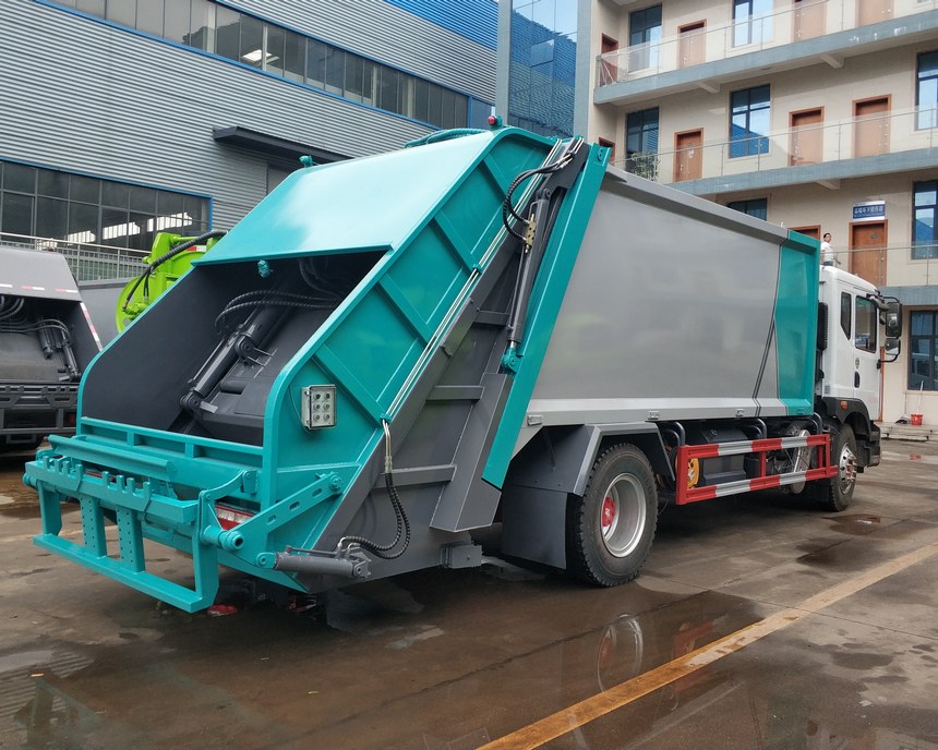 東風17方壓縮垃圾車
