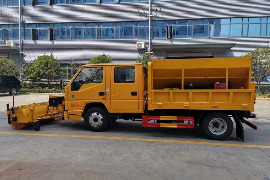 江鈴順達除雪車