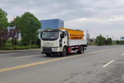 一汽解放除雪車/撒鹽車