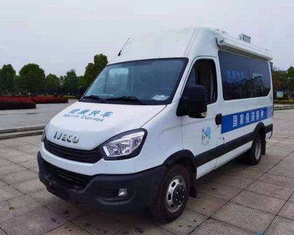 依維柯疫苗接種車(chē)