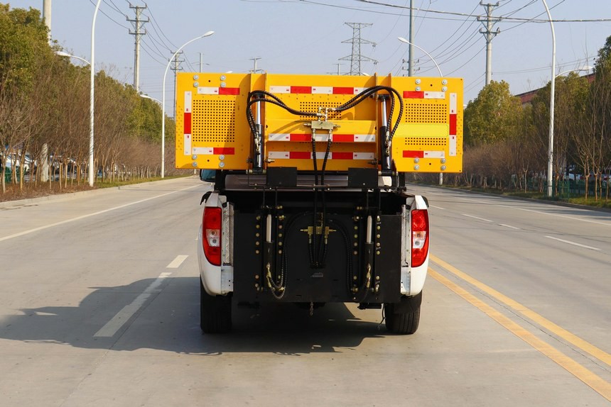 江鈴皮卡防撞緩沖車