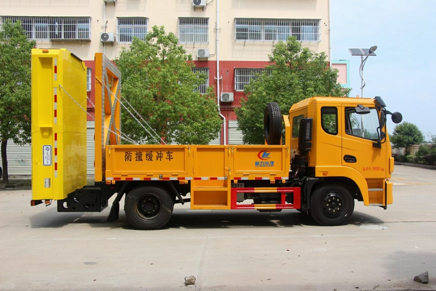 東風錦程V6防撞緩沖車