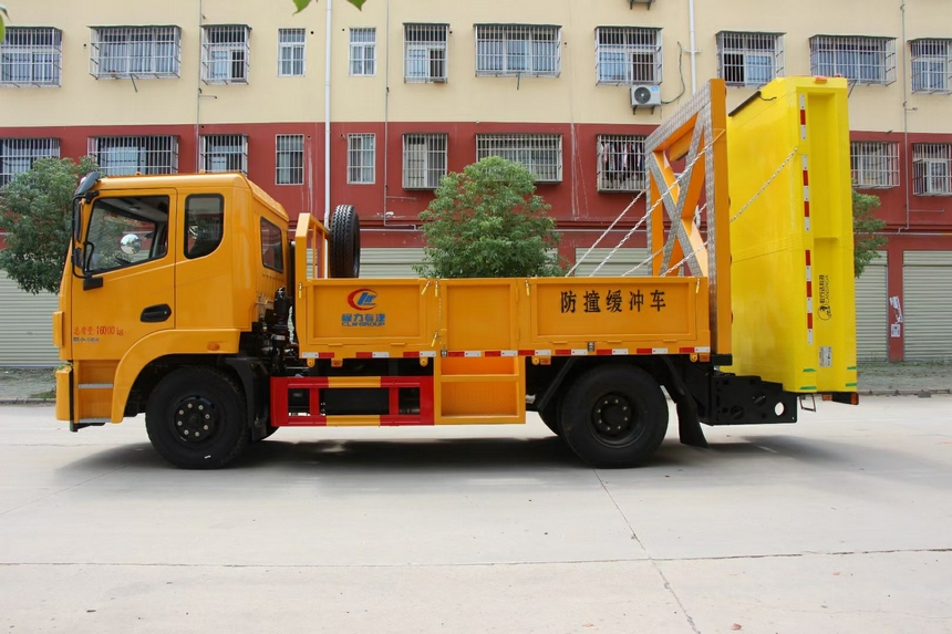 東風錦程V6防撞緩沖車