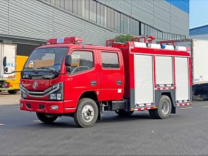 東風多利卡2.5噸水罐消防車