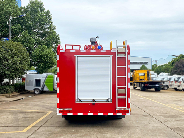 東風(fēng)大多利卡4噸水罐消防車