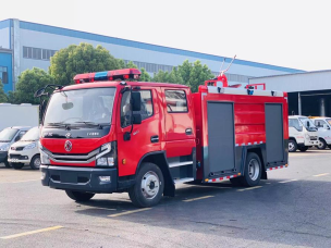 東風大福瑞卡5噸水罐消防