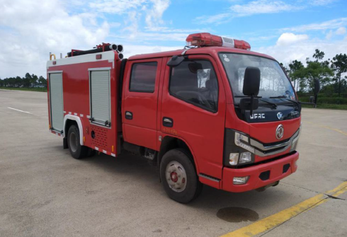 東風2噸水罐消防車