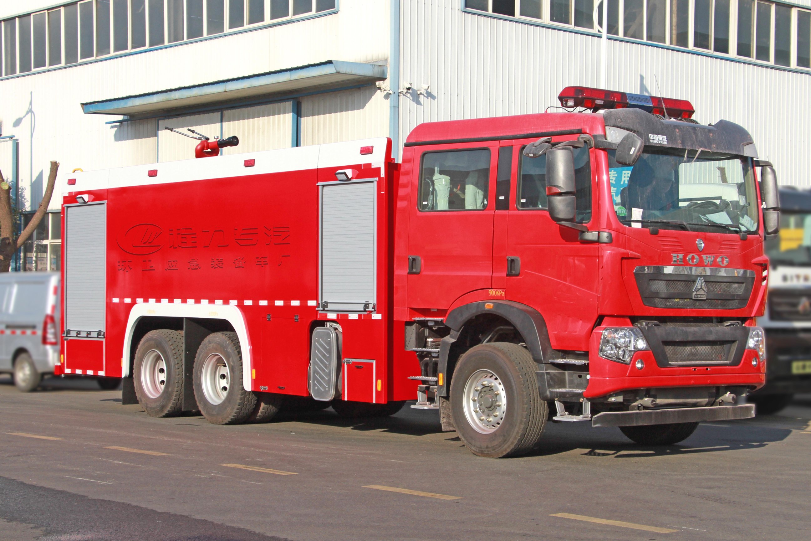 重汽豪沃16噸泡沫消防車