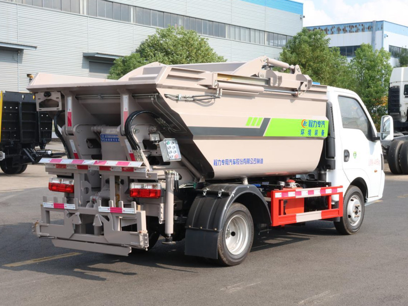 東風途逸高位自裝卸垃圾車