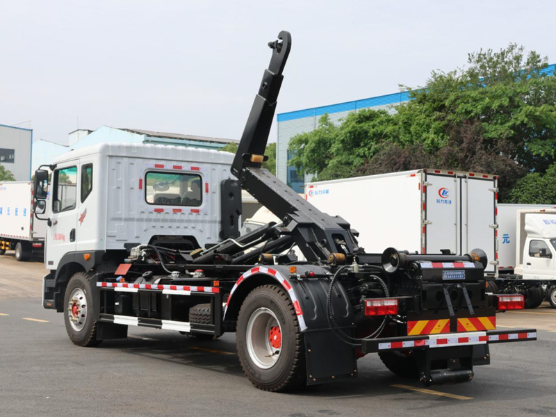 東風多利卡D9單橋勾臂垃圾車