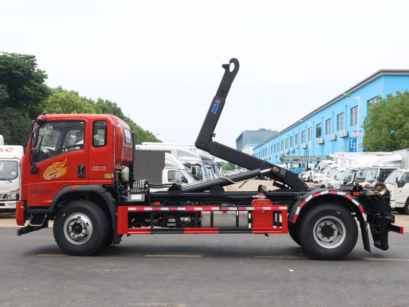 重汽豪曼單橋勾臂垃圾車