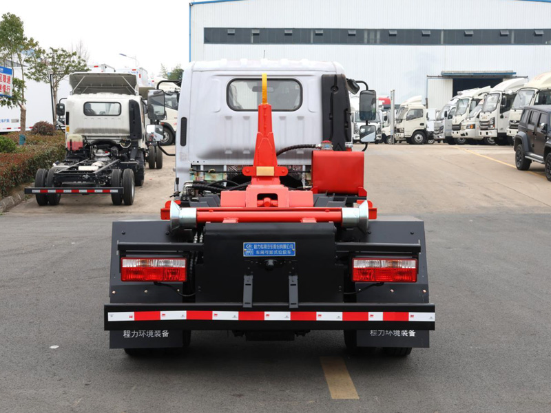 東風多利卡D6勾臂垃圾車