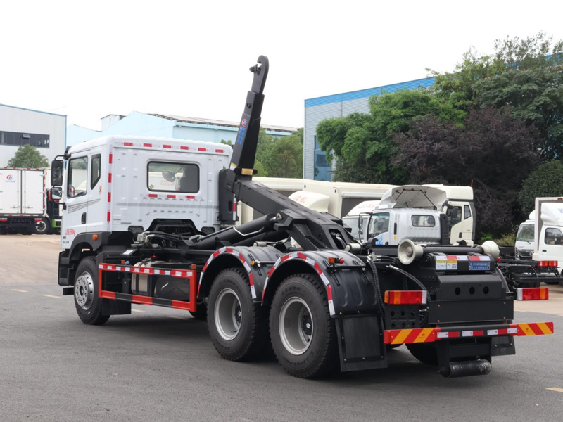 東風(fēng)華神T5后雙橋勾臂垃圾車