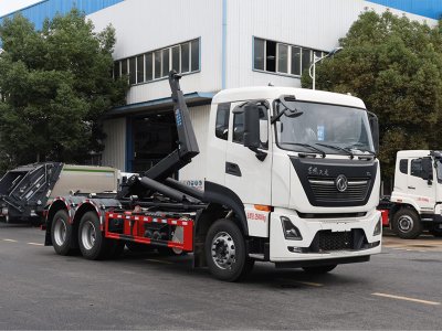 東風天龍后雙橋勾臂垃圾車
