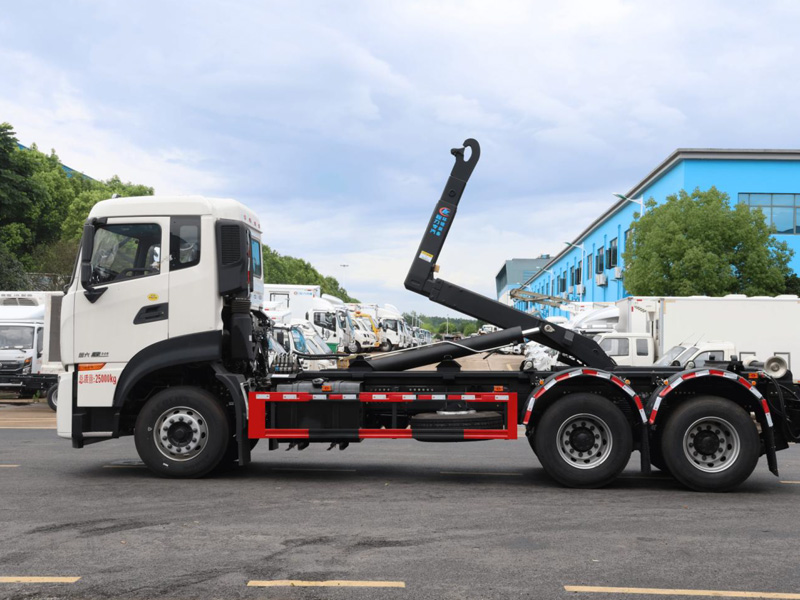 東風(fēng)天龍后雙橋勾臂垃圾車(chē)