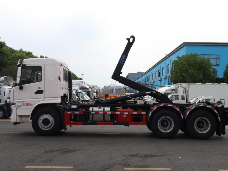 陜汽軒德翼后雙橋勾臂垃圾車