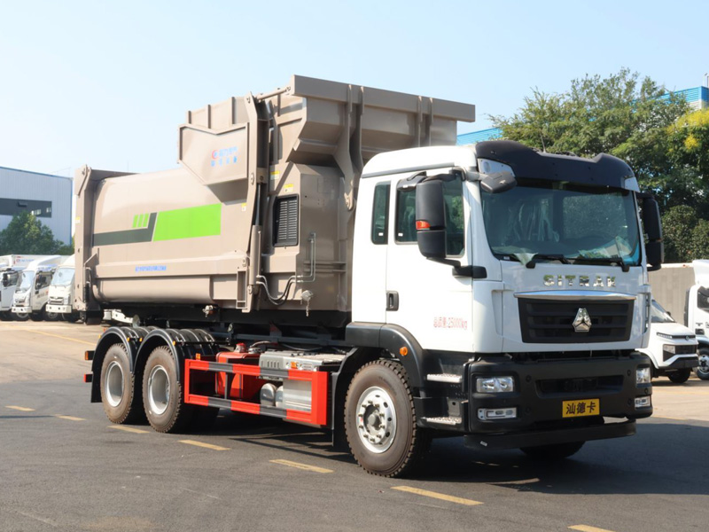 重汽汕德卡后雙橋勾臂垃圾車
