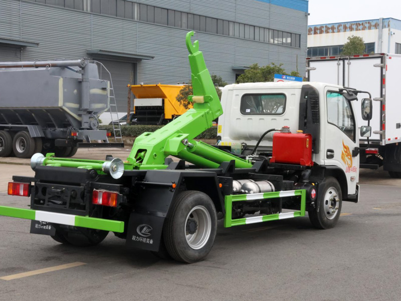 重汽豪曼小八檔勾臂垃圾車