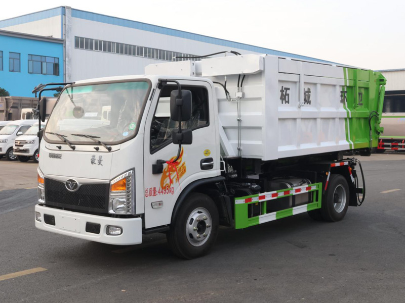 重汽豪曼小八檔勾臂垃圾車