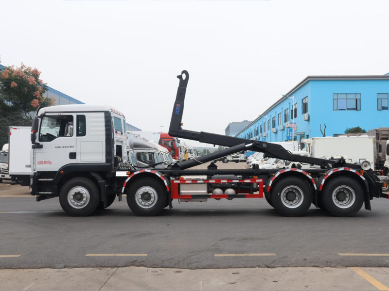 重汽汕德卡前四后八勾臂垃圾車