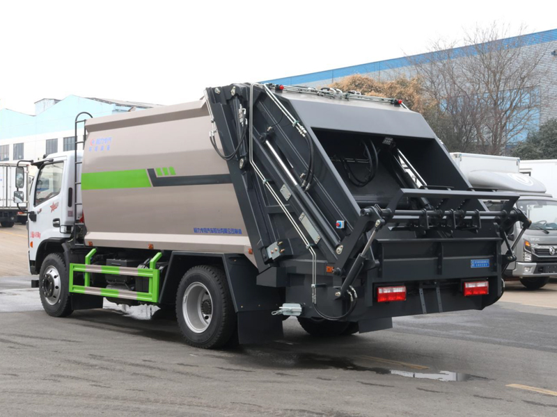 東風(fēng)多利卡D7/12方壓縮垃圾車