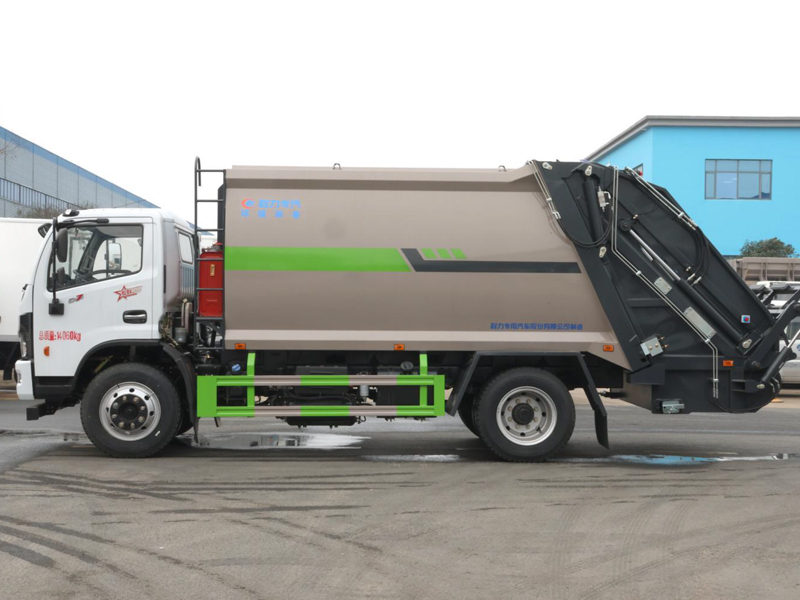 東風(fēng)多利卡D7/12方壓縮垃圾車