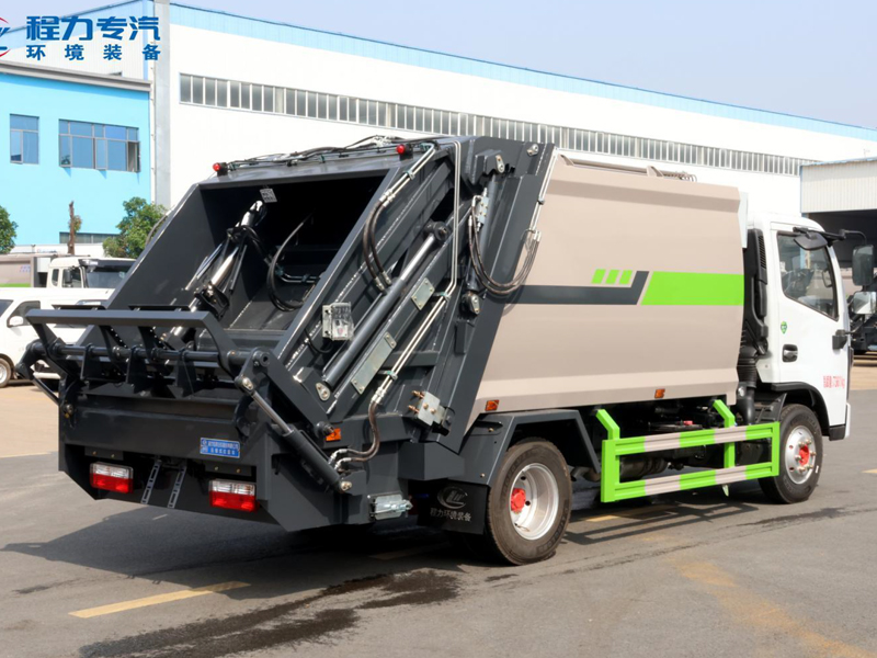 東風多利卡D6壓縮垃圾車