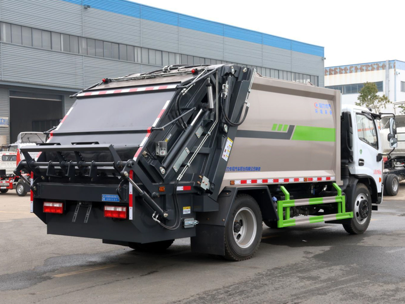東風福瑞卡F7壓縮垃圾車
