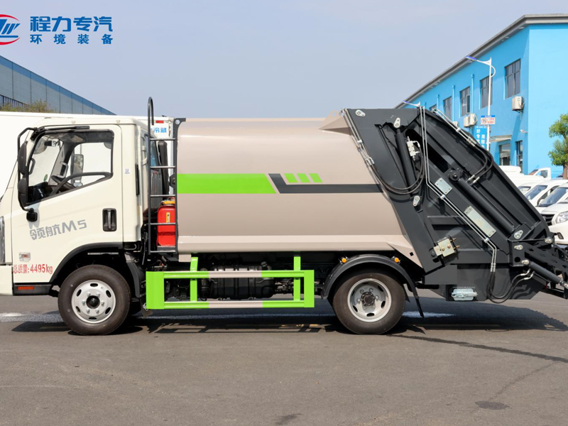 福田領航M5壓縮垃圾車