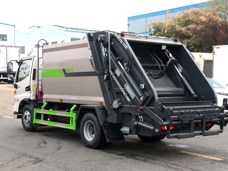 江淮駿鈴V7壓縮垃圾車